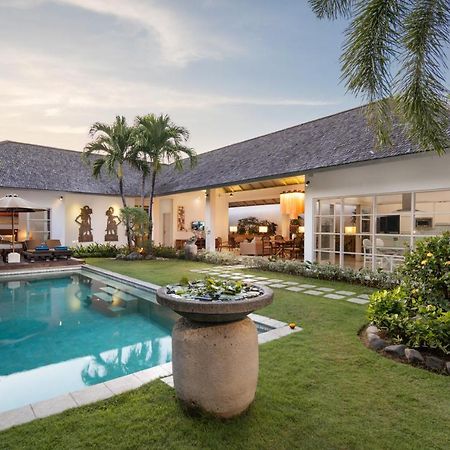 Villa Kiran 1 Seminyak, Big Pool! Big Garden! Exterior foto